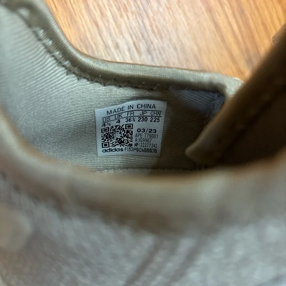 adidas Kids Sneakers in Cream and White - Picture 3 of 4